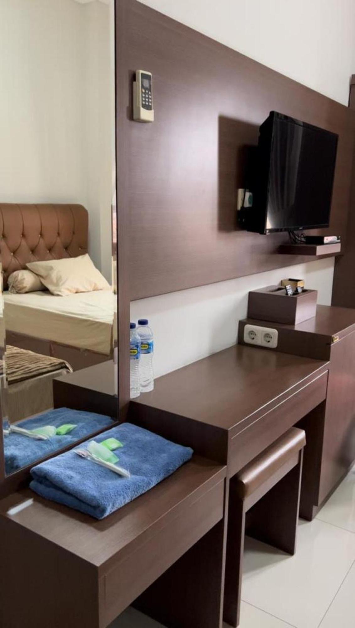Hens Guesthouse Syariah Gadobangkong 외부 사진