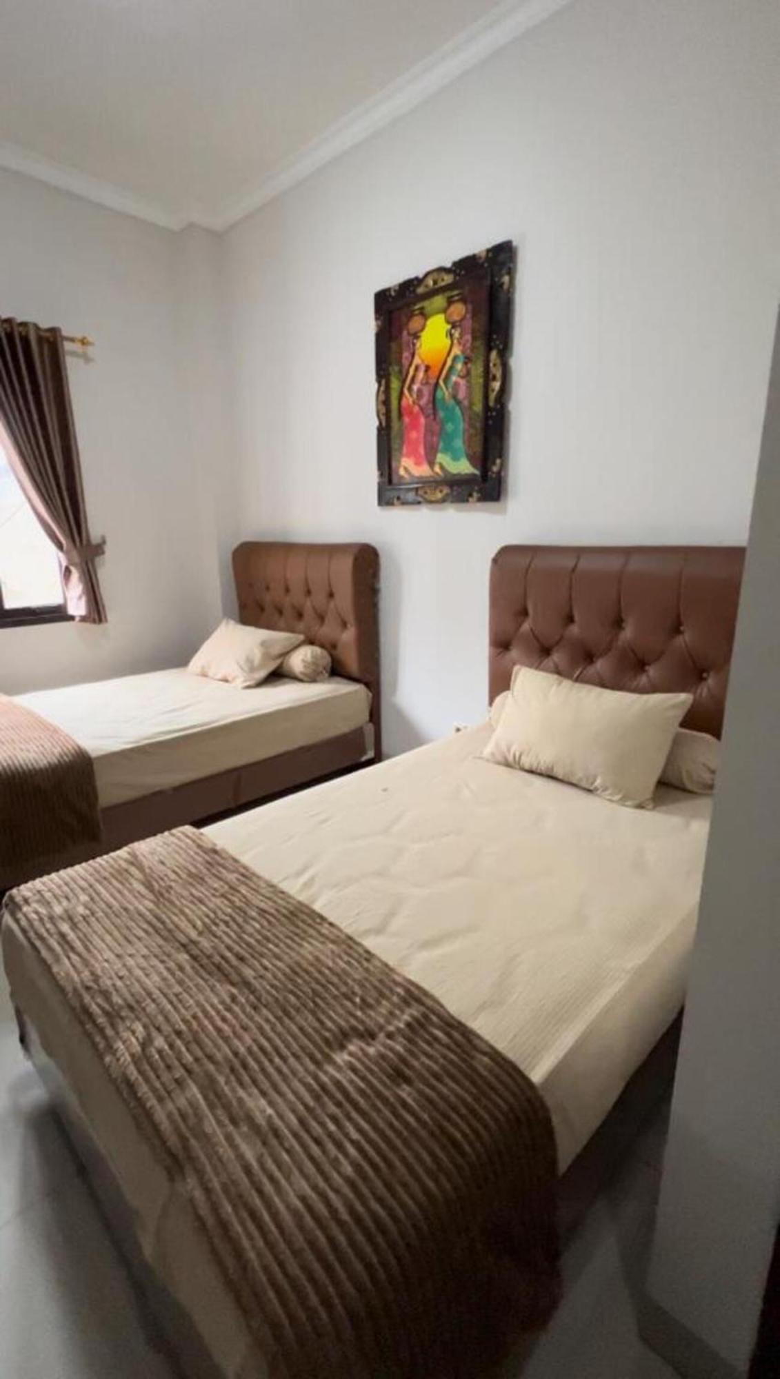 Hens Guesthouse Syariah Gadobangkong 외부 사진