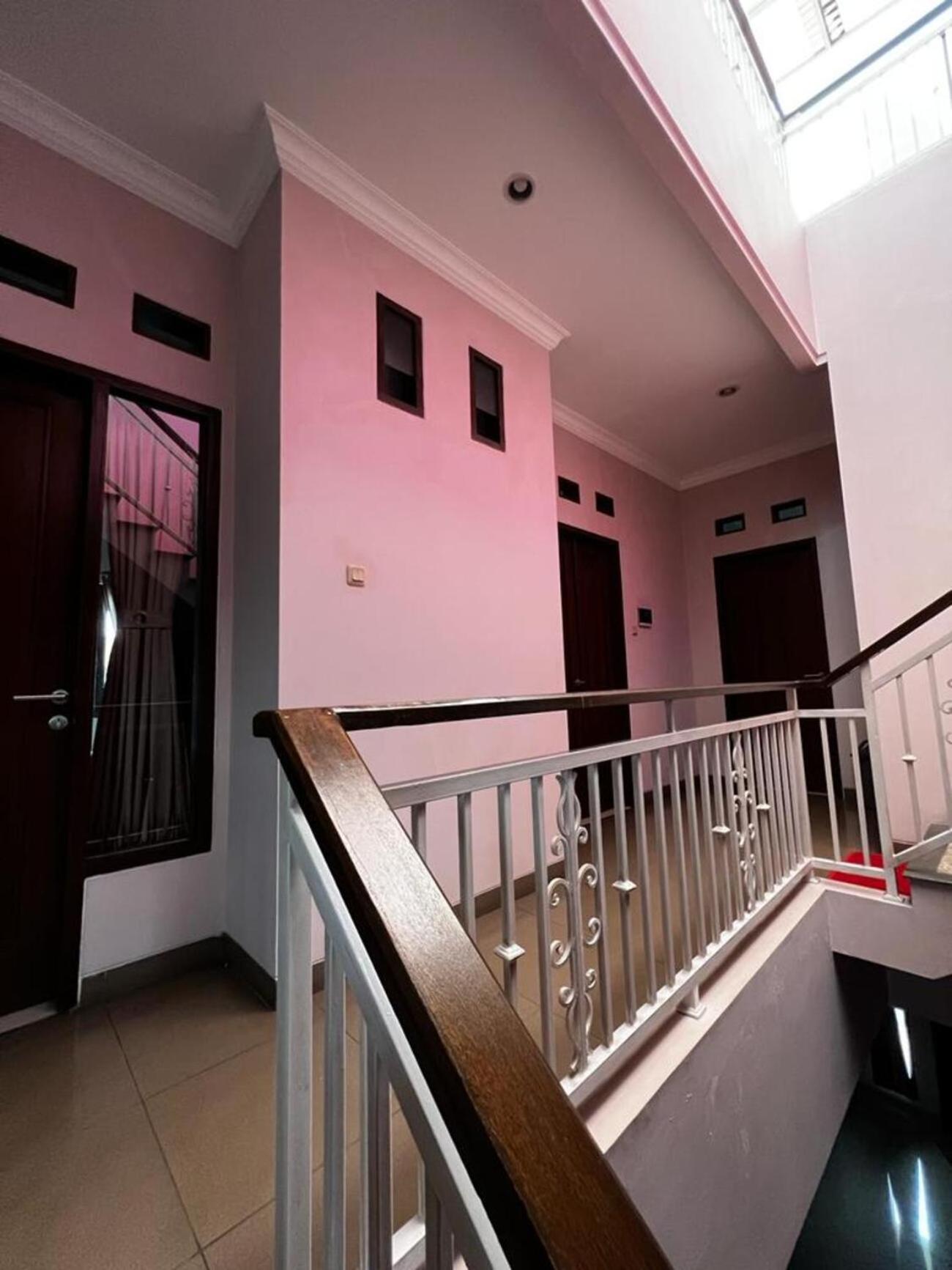 Hens Guesthouse Syariah Gadobangkong 외부 사진