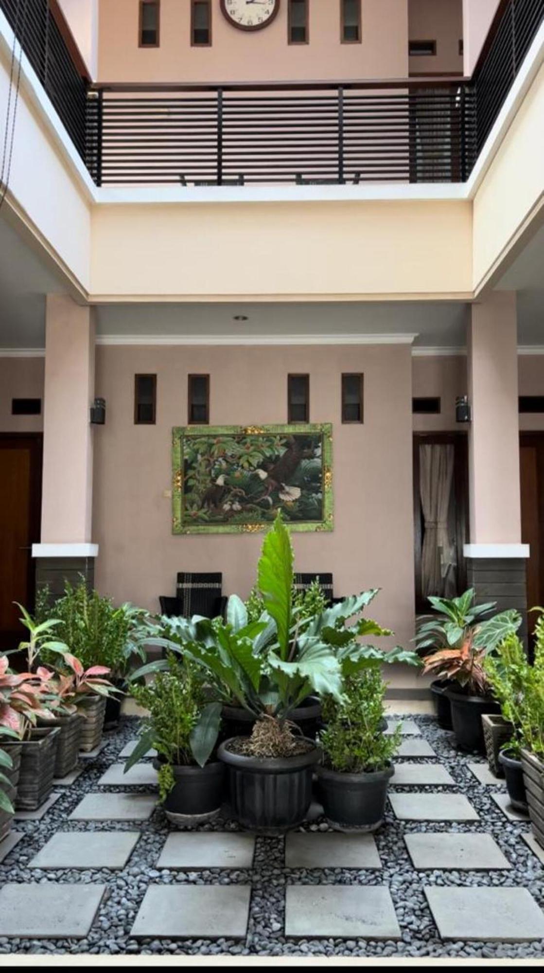 Hens Guesthouse Syariah Gadobangkong 외부 사진
