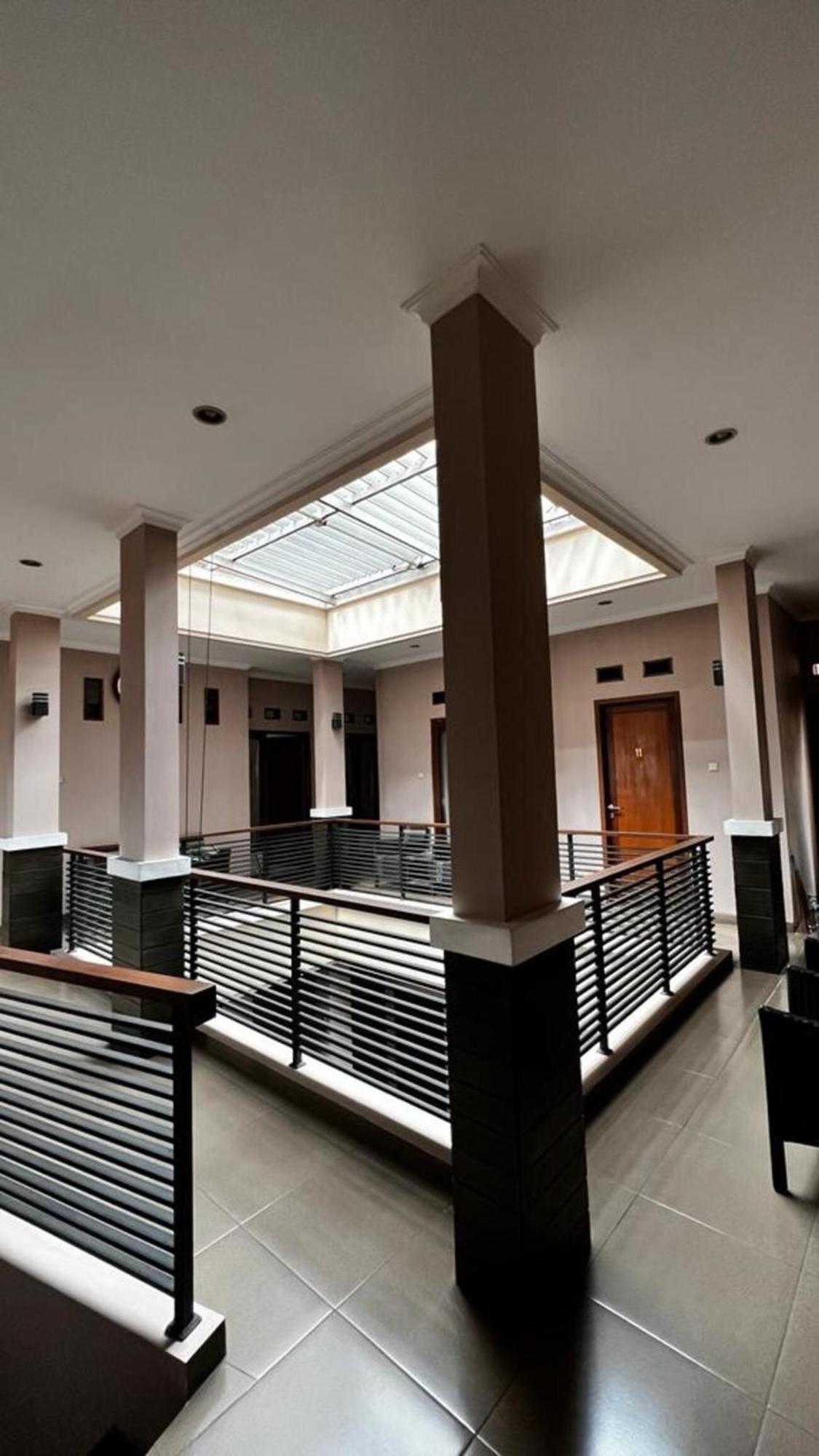 Hens Guesthouse Syariah Gadobangkong 외부 사진