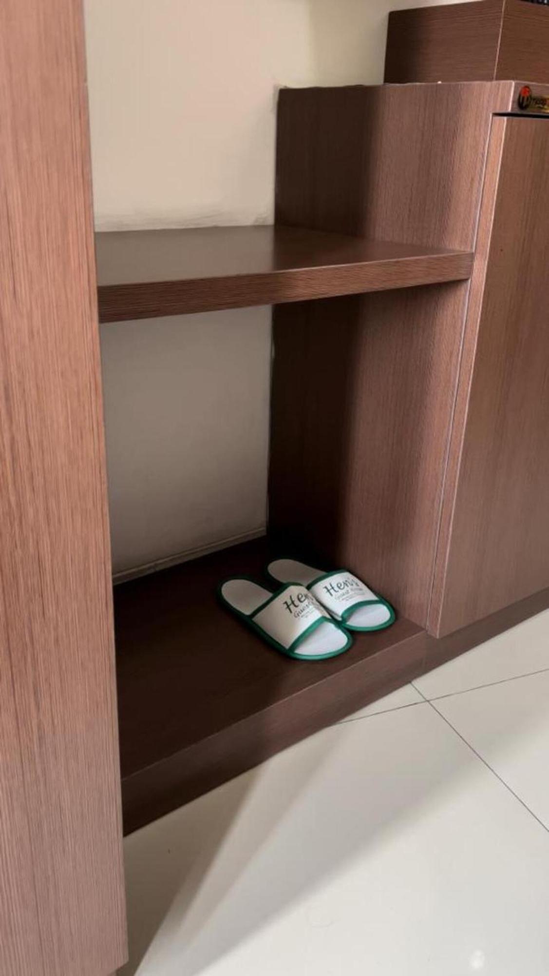 Hens Guesthouse Syariah Gadobangkong 외부 사진